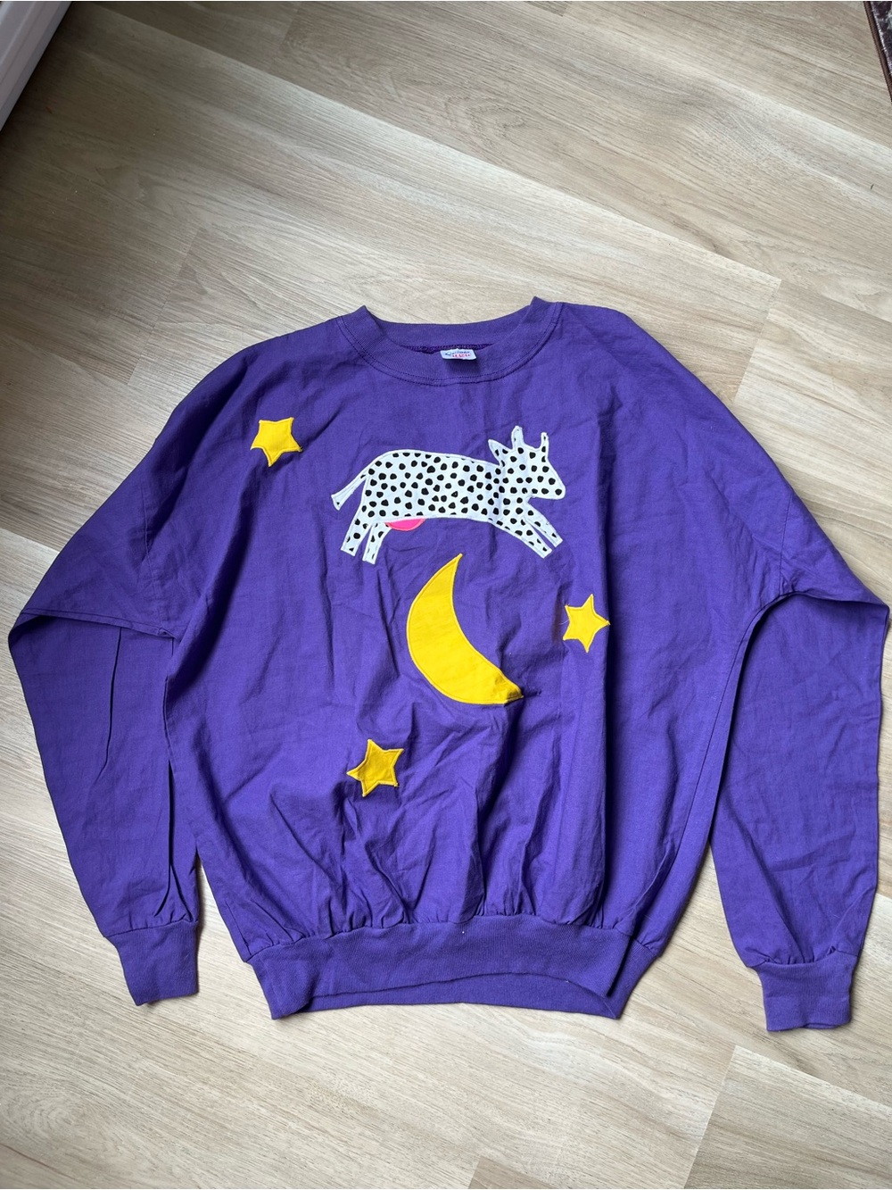 Vintage Purple Graphic Sweatshirt long sleeve shirt with Moon, Stars & Cow 🐄 🐮